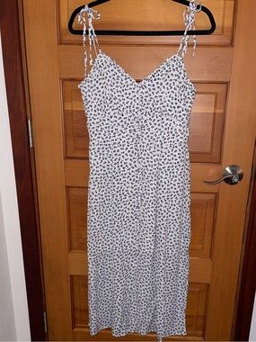 CLOSET CLOSEOUT SALE - TRIXXI White Midi Dress Black/Deep Navy Floral Print